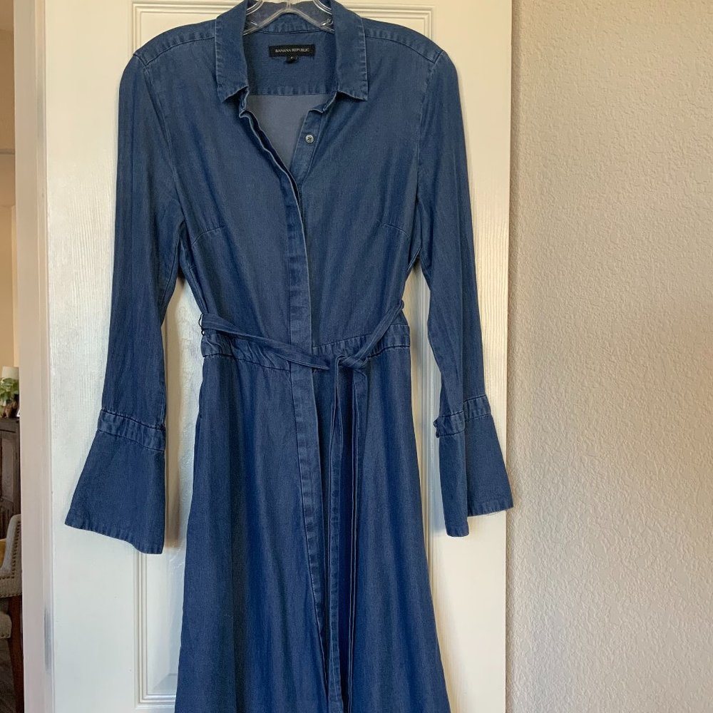 Banana Republic Chambray Blue Shirt Dress with Belt size 6